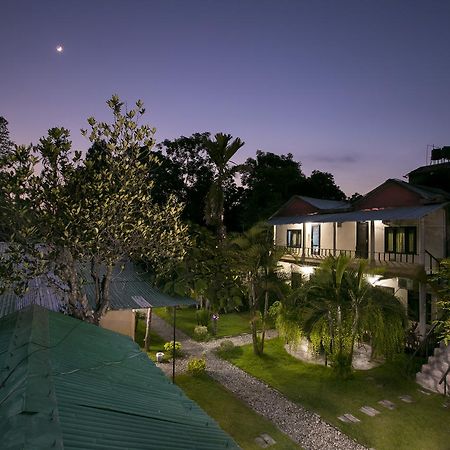 Sauraha Nana Hotel Exterior foto