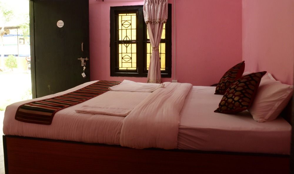 Sauraha Nana Hotel Exterior foto